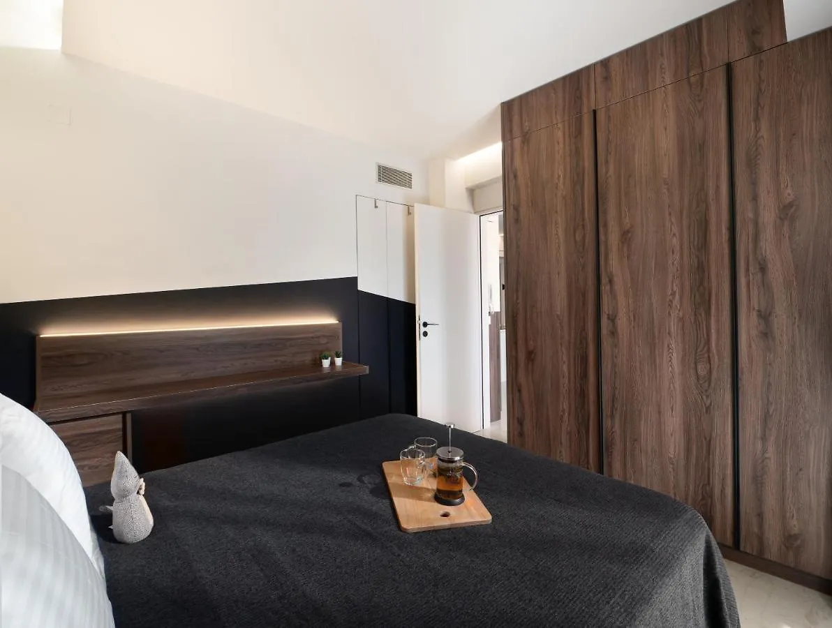 The H Experience - Stylish 2Bd Apt With Balcony In Heraklion Center Apartment